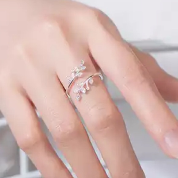 🌿 Sterling silver cubic zirconia leaf ring - Picture 4 of 4